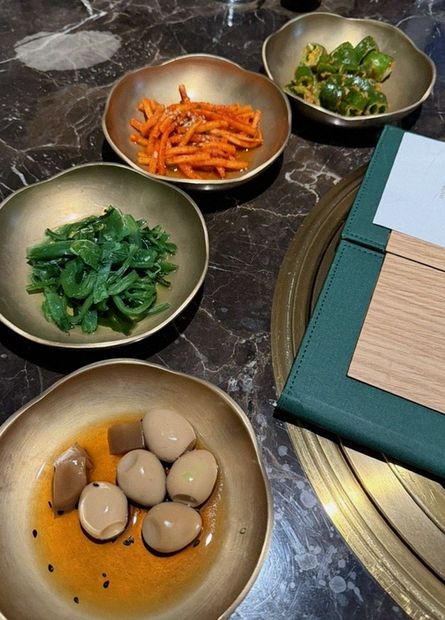 DAEBOJUNG Yeouido · assorted Korean side dishes (banchan)