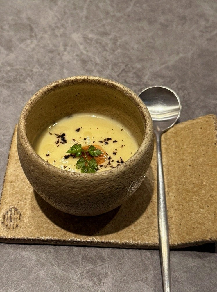 WOOHANA Yeouido · a warm soup to finish the course