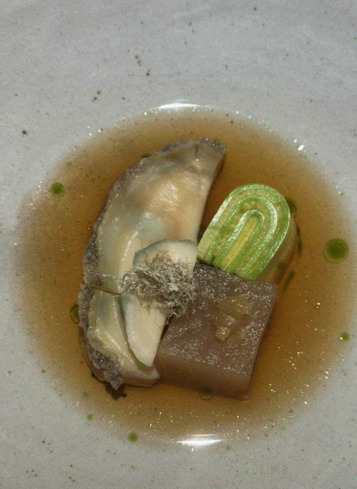 WOOARA Yeouido · seafood course served alongside the beef