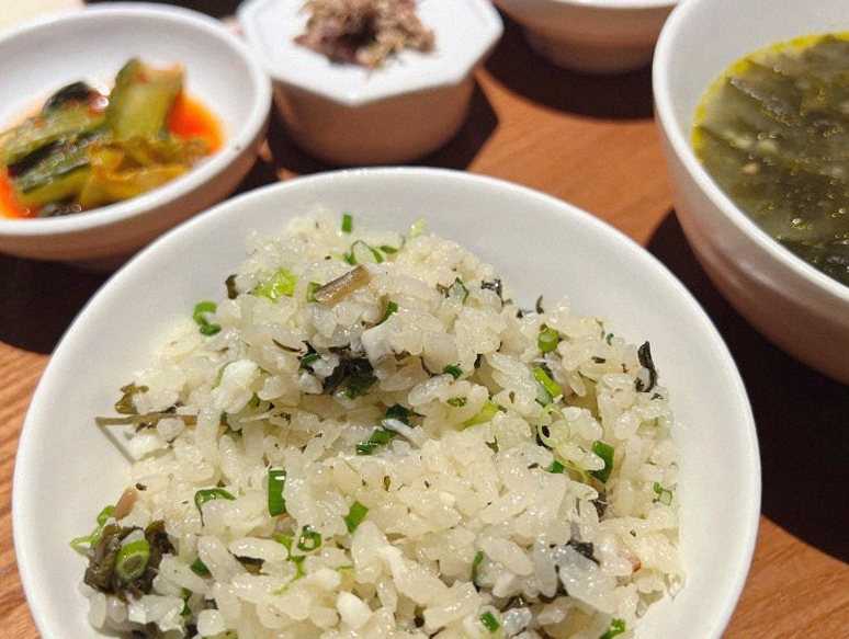 우아라 여의도점 · 63빌딩 근처 맛집 · 식사 코스와 곁들임