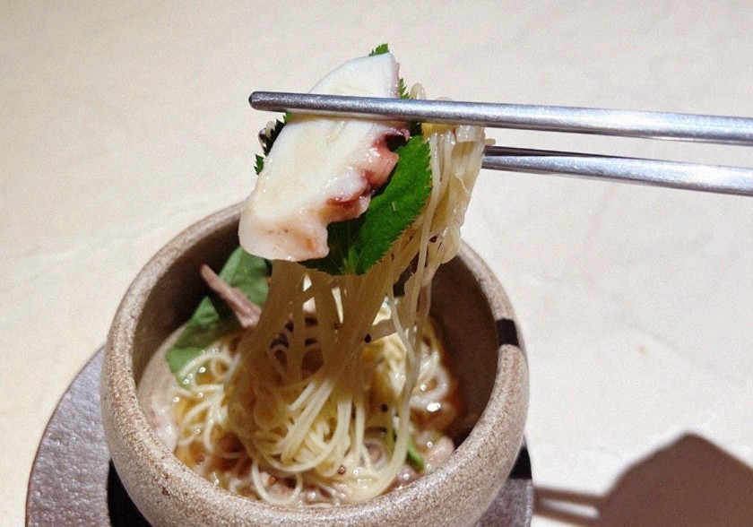 우아라 여의도점 · 63빌딩 근처 맛집 · 따뜻하게 마무리하는 국물 요리