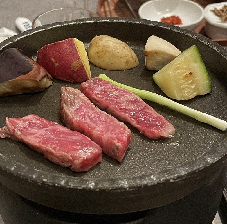 WOOHANA Yeouido · 備長炭で焼き上げる韓牛