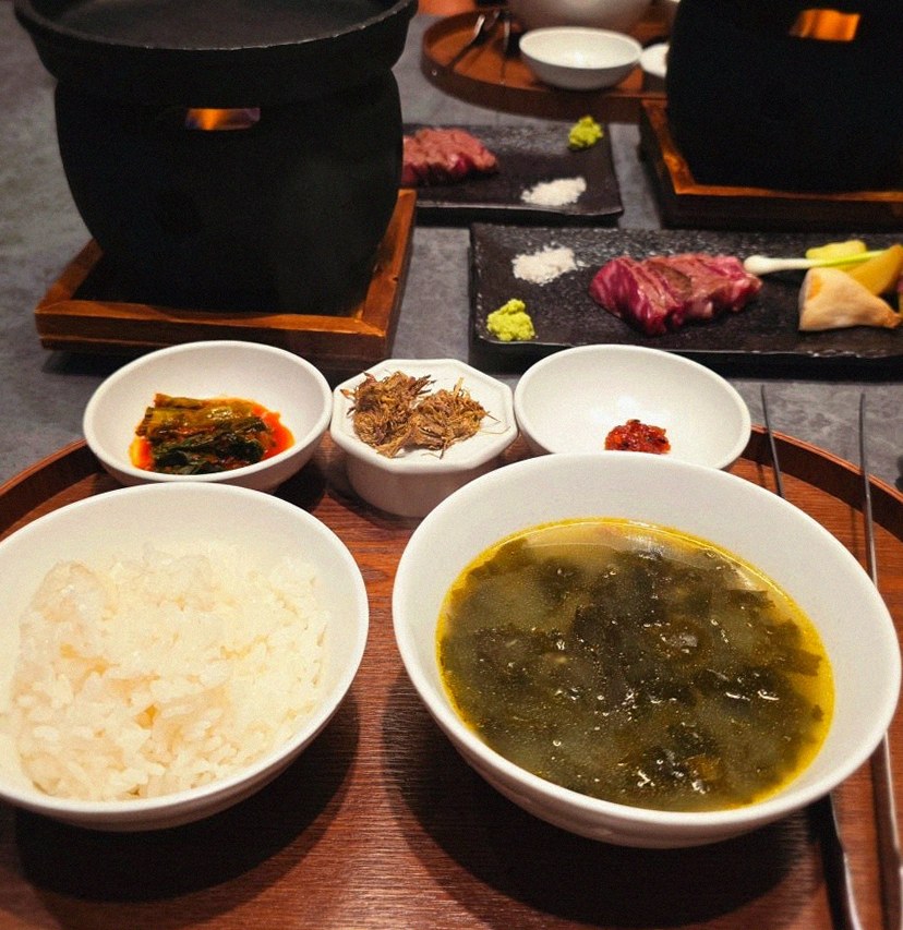 WOOHANA Yeouido · 彩り豊かなおかず（バンチャン）
