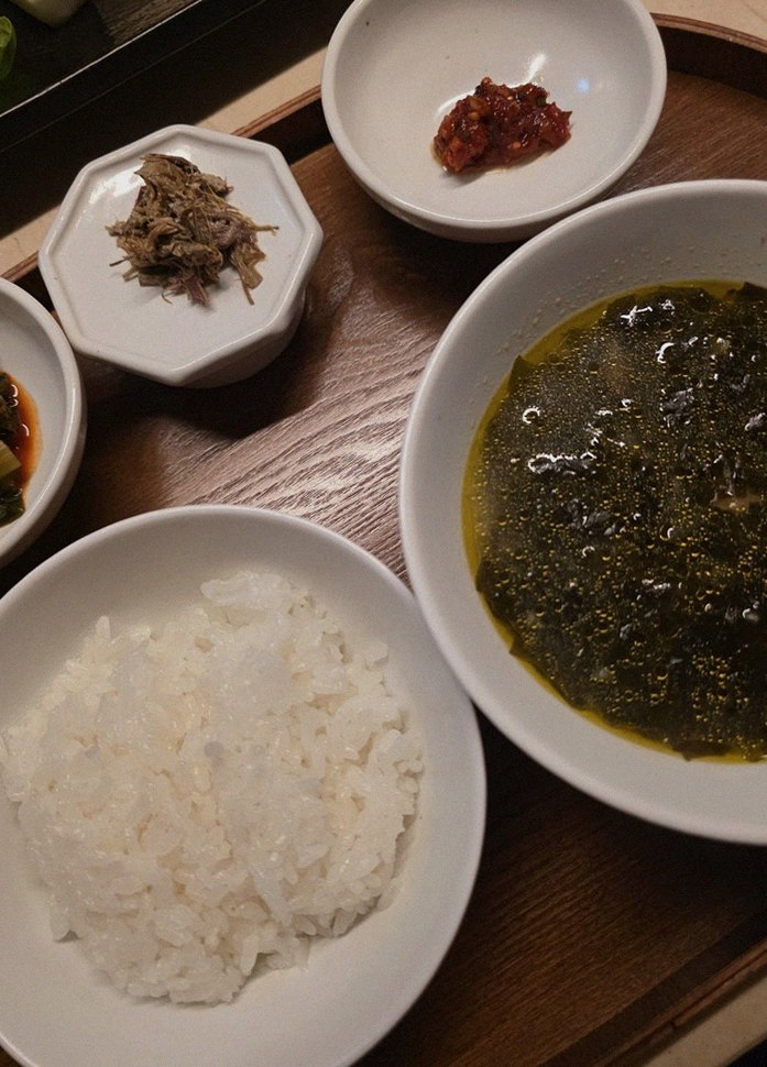 WOOARA Yeouido · assorted Korean side dishes (banchan)