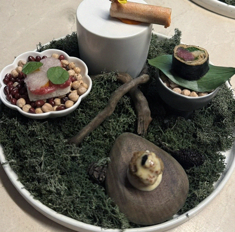 우아라 광화문점 · 경복궁역 데이트 맛집 · 코스에 곁들여지는 해산물 요리