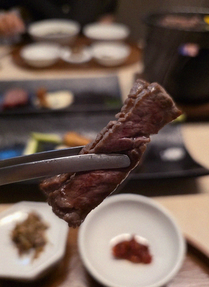 우아라 광화문점 · 우마카세 맛집 · 마블링이 살아있는 프리미엄 한우 쇼잉