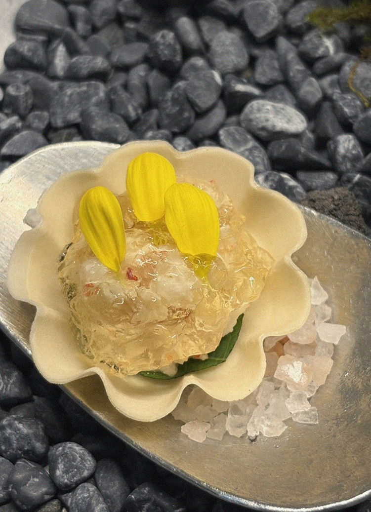 GOWOOGA Yeouido · fresh Hanwoo beef tartare (yukhoe)