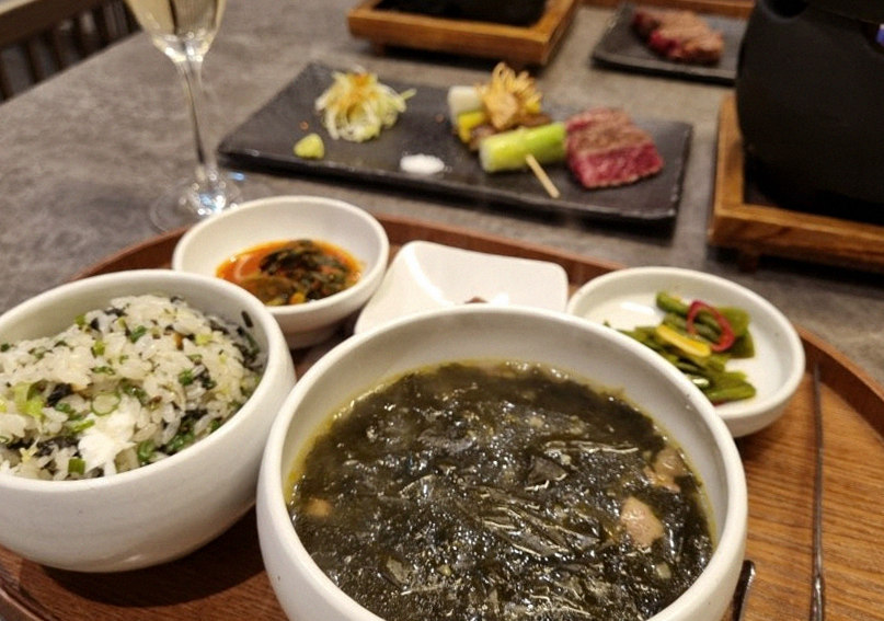 GOWOOGA Yeouido · assorted Korean side dishes (banchan)