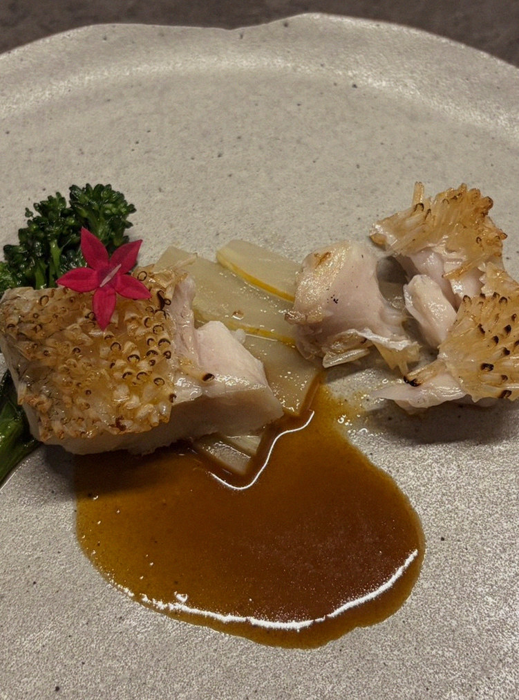 GOWOOGA Yeouido · seafood course served alongside the beef
