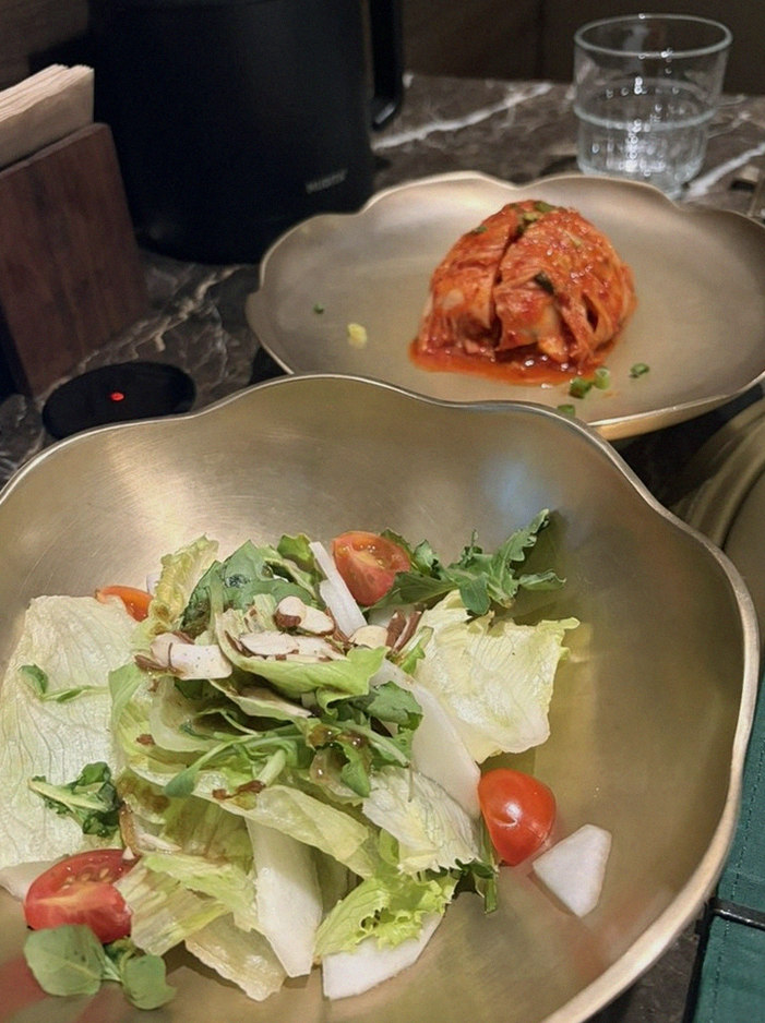 DAEBOJUNG Yeouido · assorted Korean side dishes (banchan)
