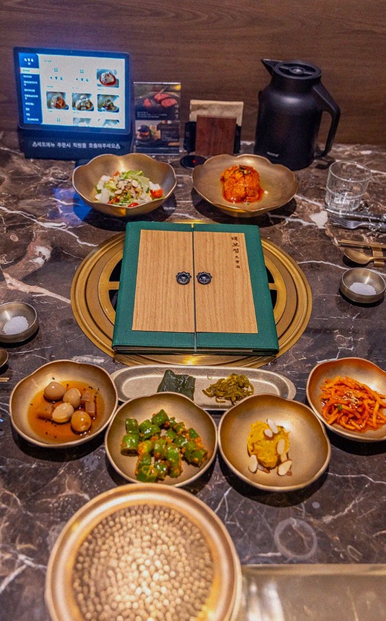 대보정 시청역점 · 서울역 맛집 한우오마카세 · 한 상 가득 차려진 한우 오마카세 코스