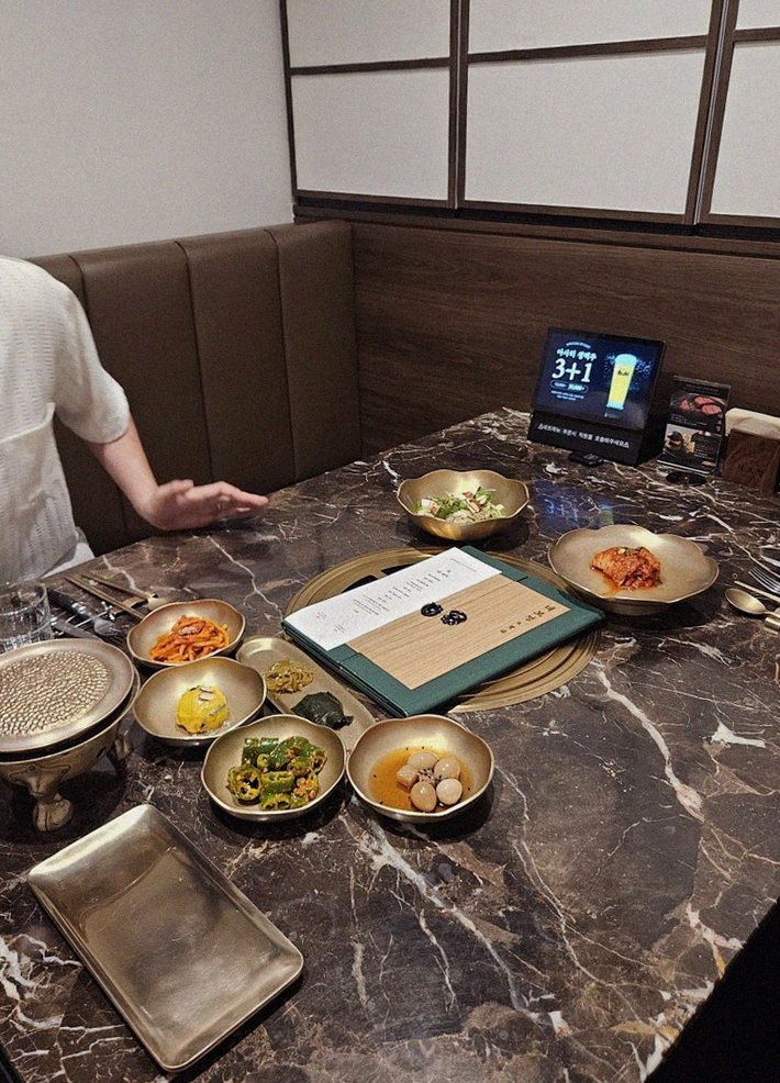 대보정 여의도점 · 여의도 콜키지프리 · 한 상 가득 차려진 한우 오마카세 코스