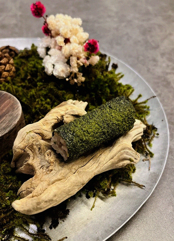 GOWOOGA Yeouido · the signature Hanwoo showing — marbled beef cuts and caviar presented in a display chest