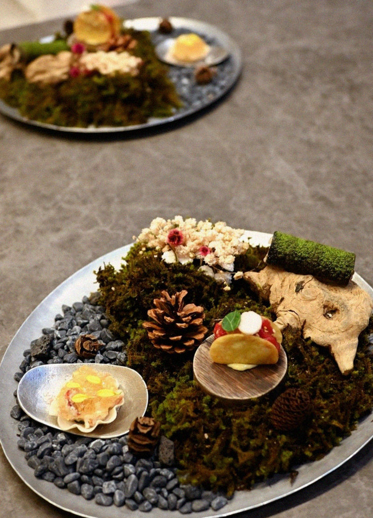 GOWOOGA Yeouido · fresh Hanwoo beef tartare (yukhoe)