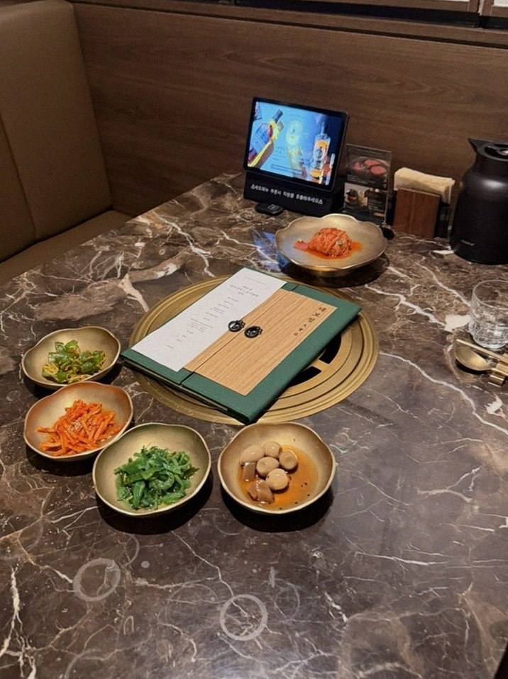 DAEBOJUNG Yeouido · the full Hanwoo omakase table
