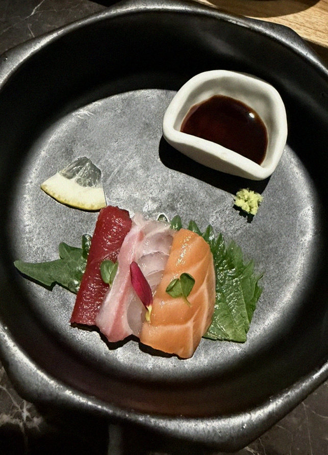 DAEBOJUNG Yeouido · seafood course served alongside the beef