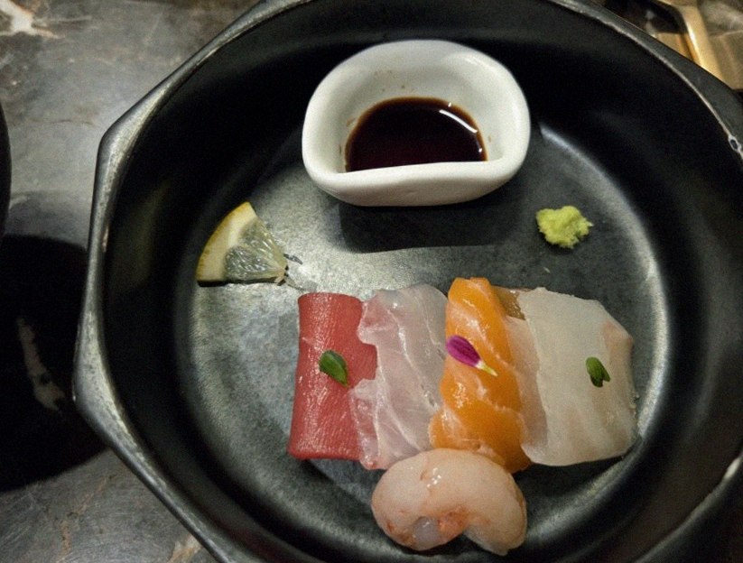 DAEBOJUNG City Hall · seafood course served alongside the beef