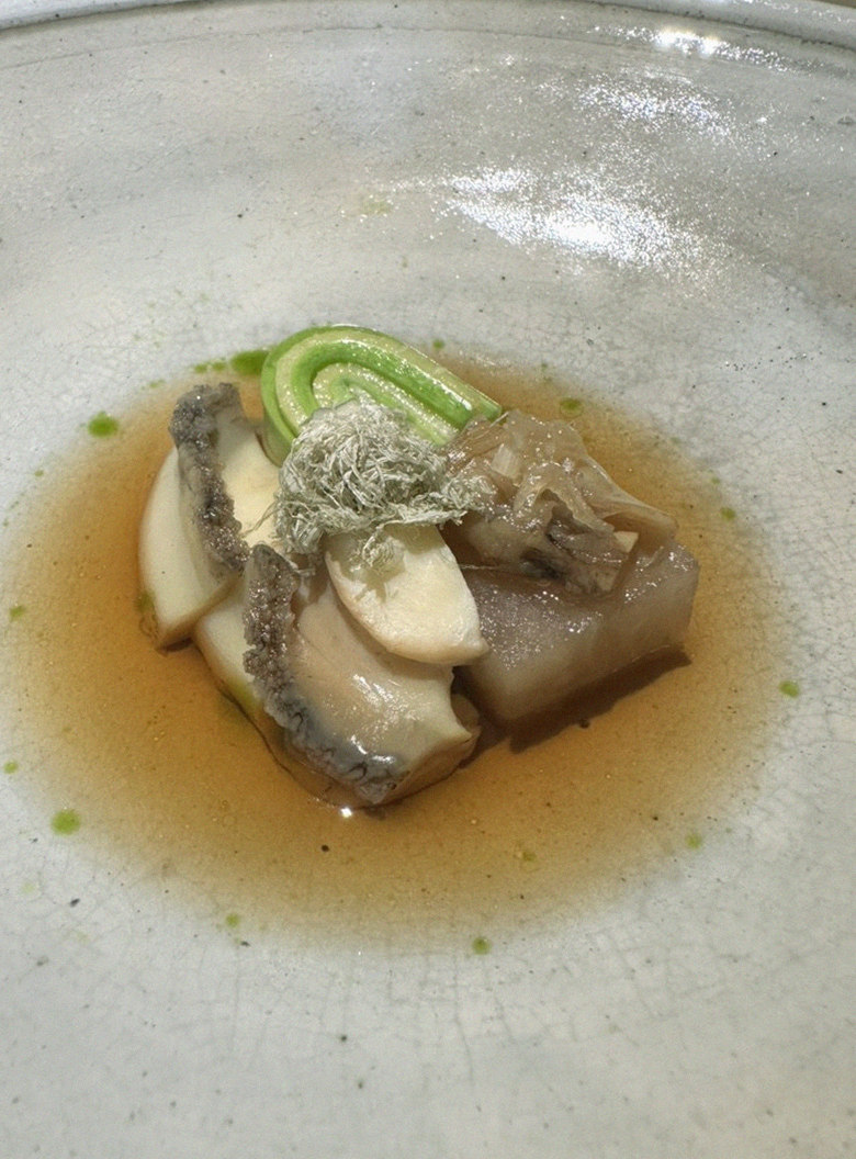 WOOARA Yeouido · seafood course served alongside the beef
