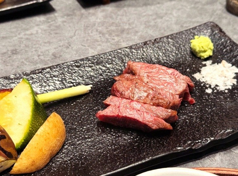 WOOHANA Jonggak · 新鲜韩牛生拌牛肉