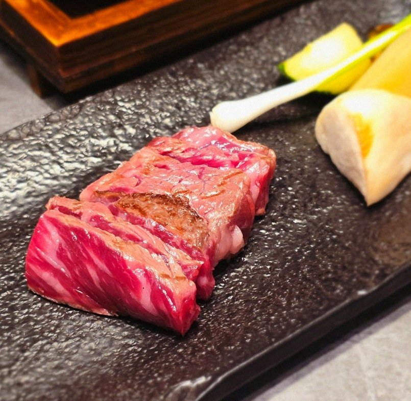WOOHANA Jonggak · premium marbled Hanwoo beef presented before grilling