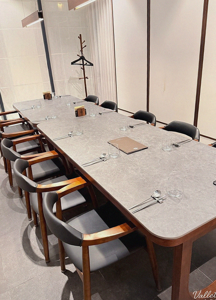 WOOHANA Jonggak · a private dining room — every table is a private room