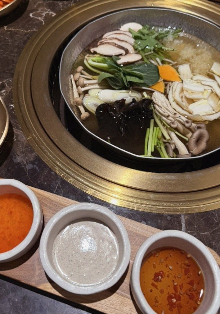 DAEBOJUNG Yeouido · a warm soup to finish the course