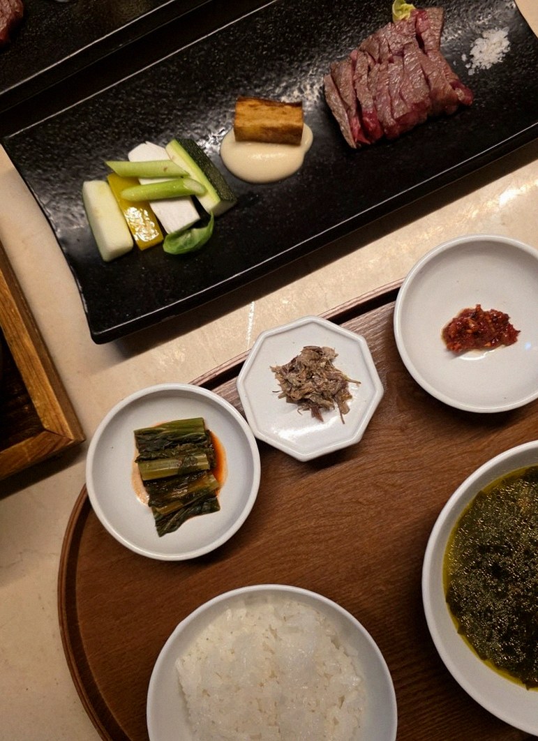 WOOARA Yeouido · assorted Korean side dishes (banchan)