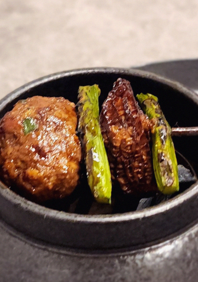 GOWOOGA Gwanghwamun · Hanwoo beef grilling over binchotan charcoal