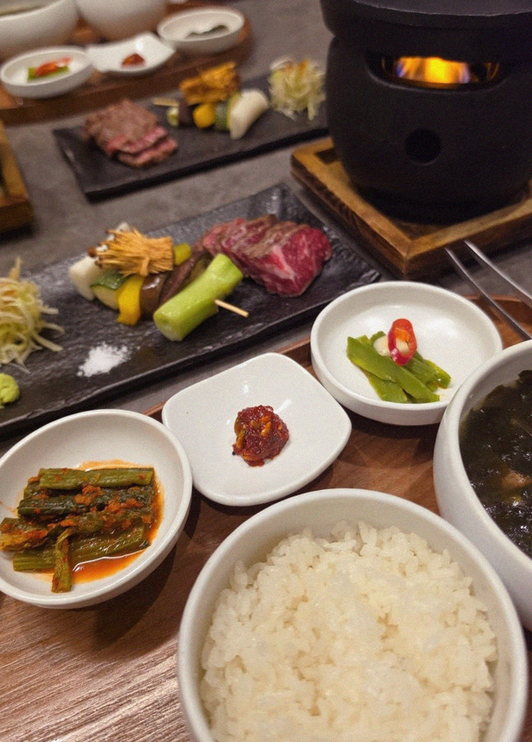 GOWOOGA Gwanghwamun · assorted Korean side dishes (banchan)