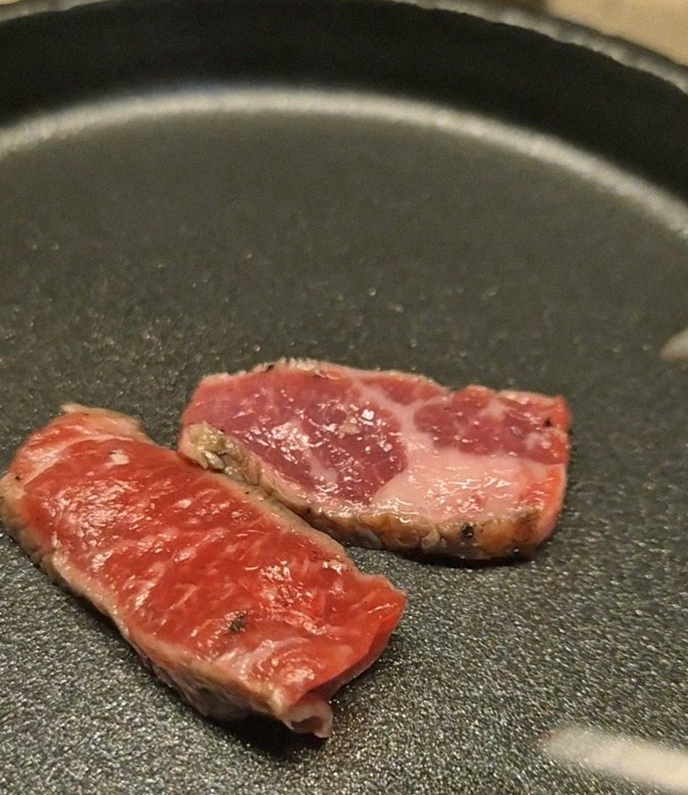 우아라 여의도점 · 영등포 점심맛집 · 마블링이 살아있는 프리미엄 한우 쇼잉