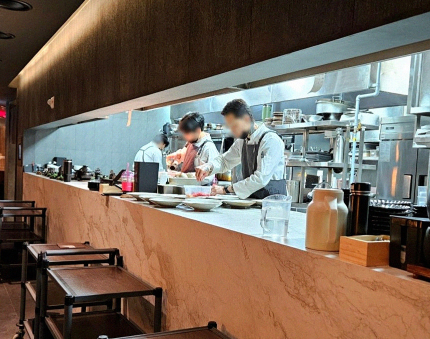 WOOHANA Yeouido · seafood course served alongside the beef