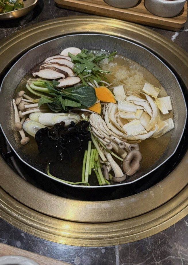 DAEBOJUNG City Hall · a warm soup to finish the course