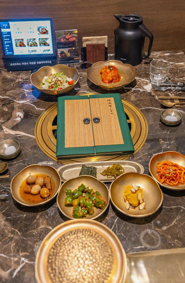 DAEBOJUNG Yeouido · 满桌的韩牛套餐