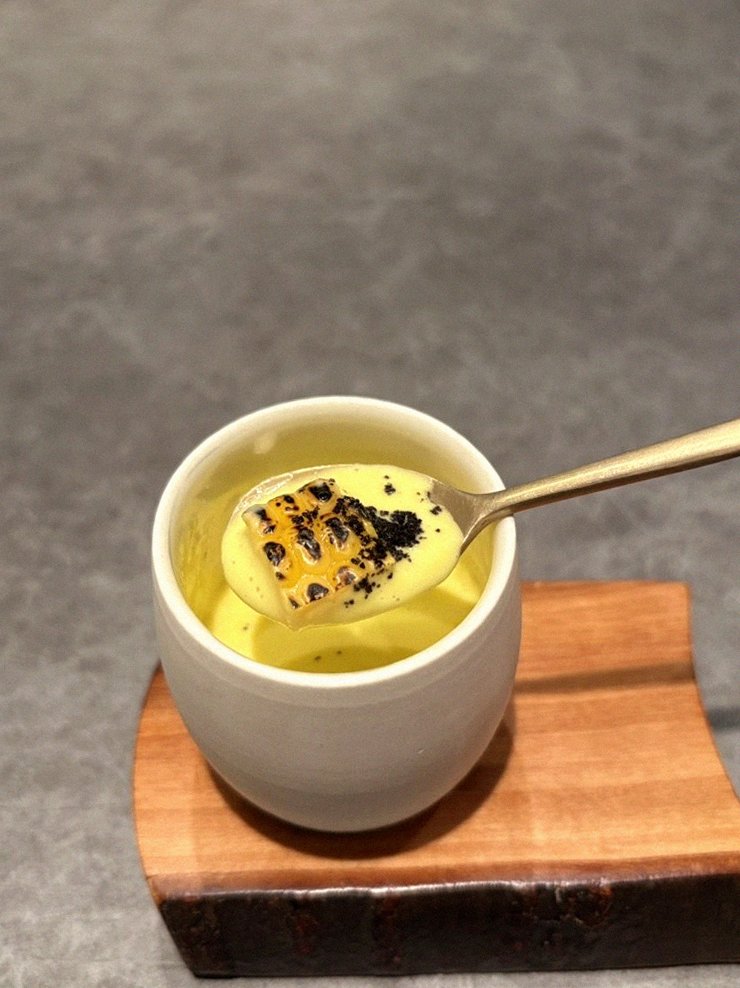GOWOOGA Gangnam·Yeoksam · fresh Hanwoo beef tartare (yukhoe)