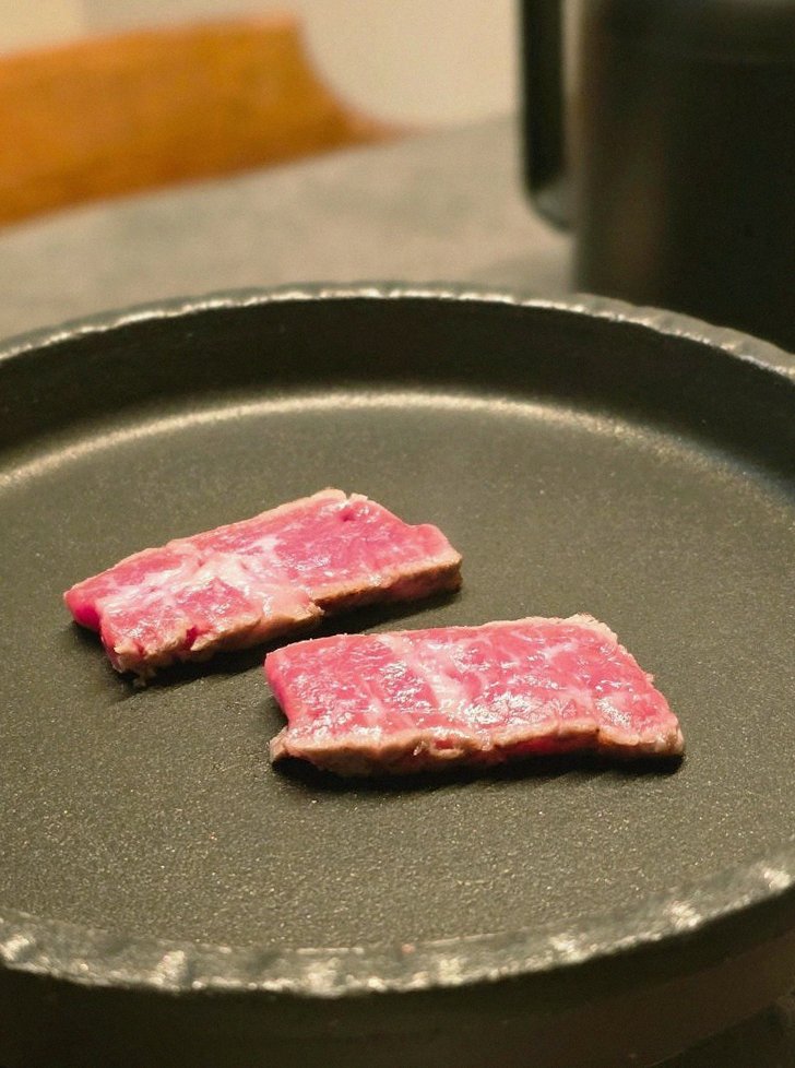고우가 여의도점 · 마블링이 살아있는 프리미엄 한우 쇼잉