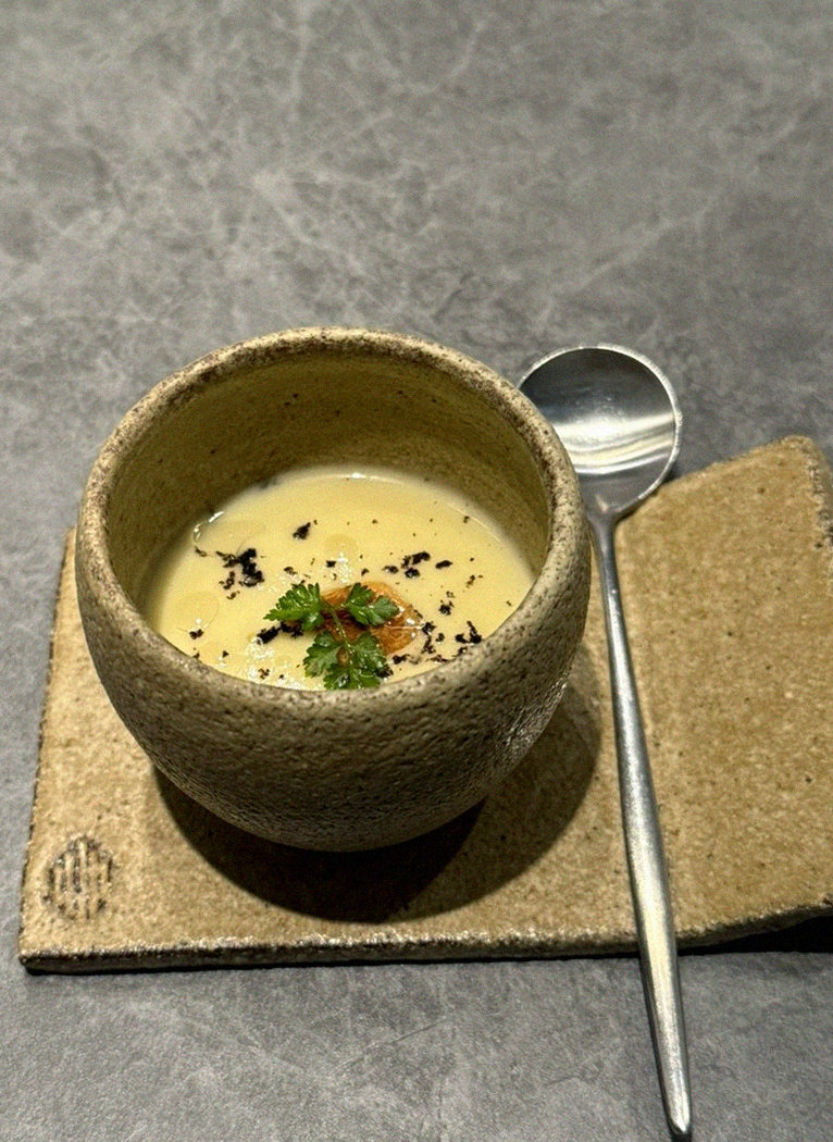 WOOHANA Jonggak · a warm soup to finish the course