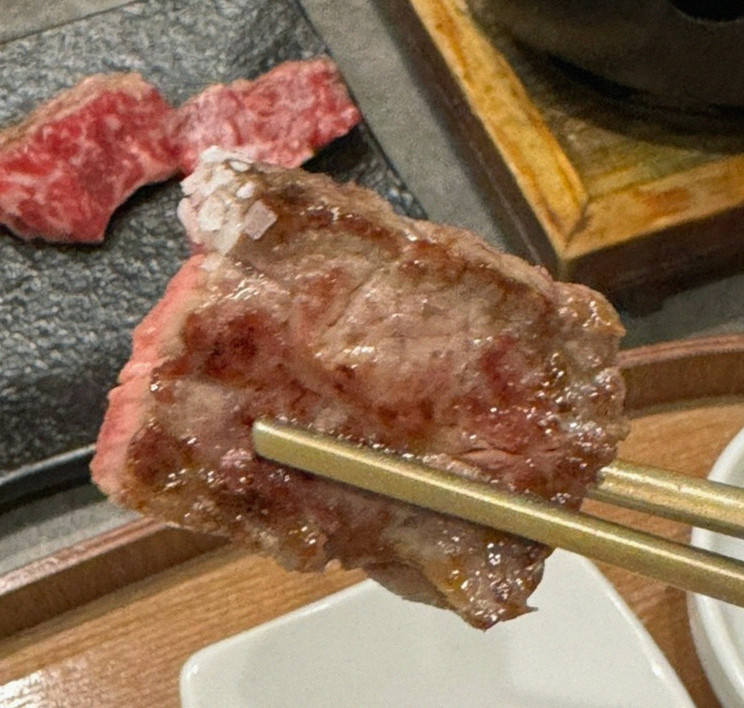 고우가 광화문점 · 서울 한우오마카세 맛집 · 마블링이 살아있는 프리미엄 한우 쇼잉
