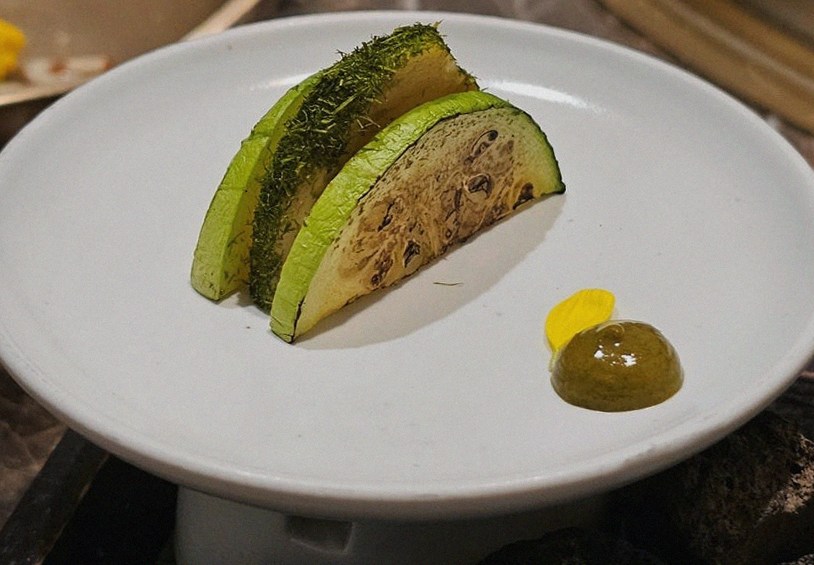 대보정 시청역점 · 광화문 데이트 맛집 · 한 접시씩 정성껏 플레이팅된 한우 코스 요리