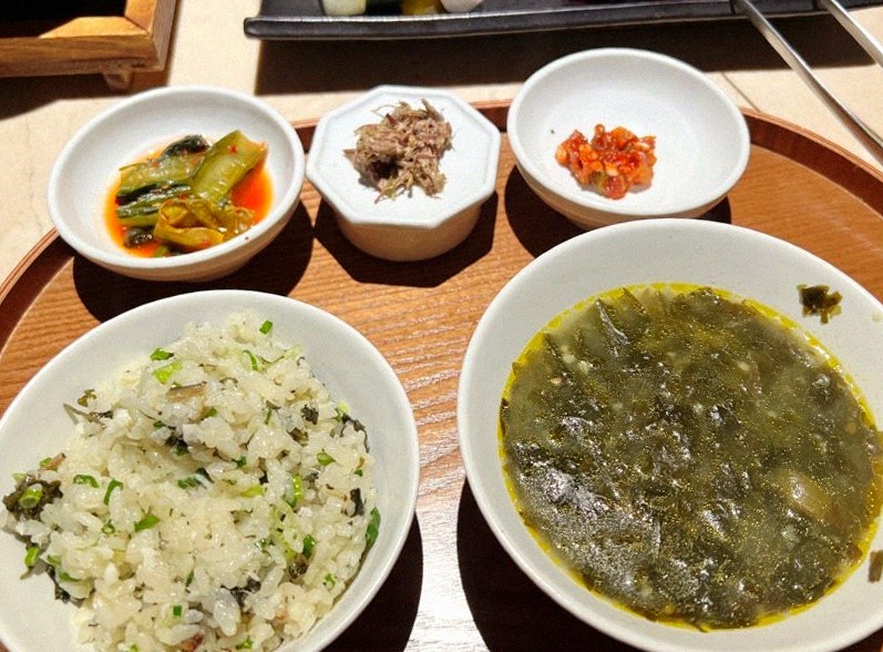 WOOARA Yeouido · assorted Korean side dishes (banchan)