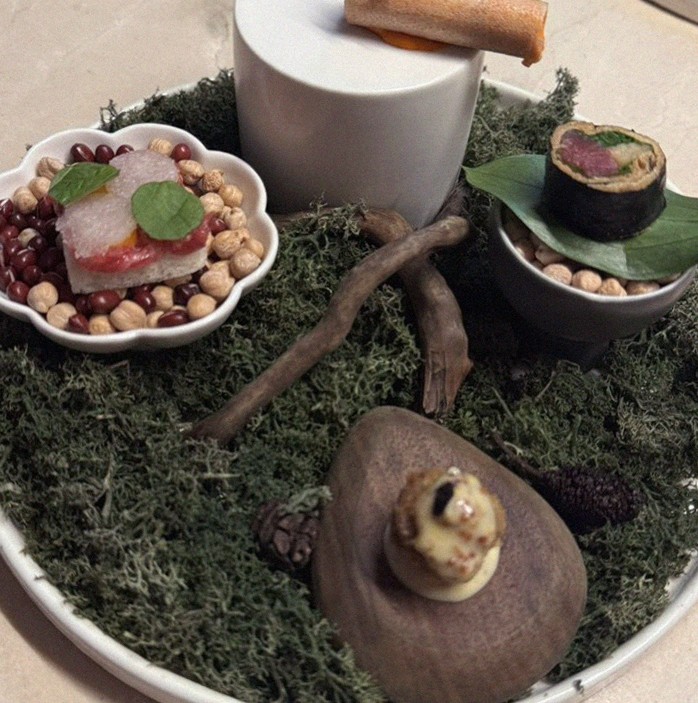 WOOARA Gwanghwamun · 套餐中搭配的海鲜料理