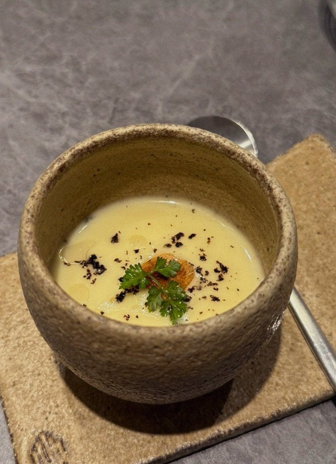 WOOHANA Yeouido · a warm soup to finish the course