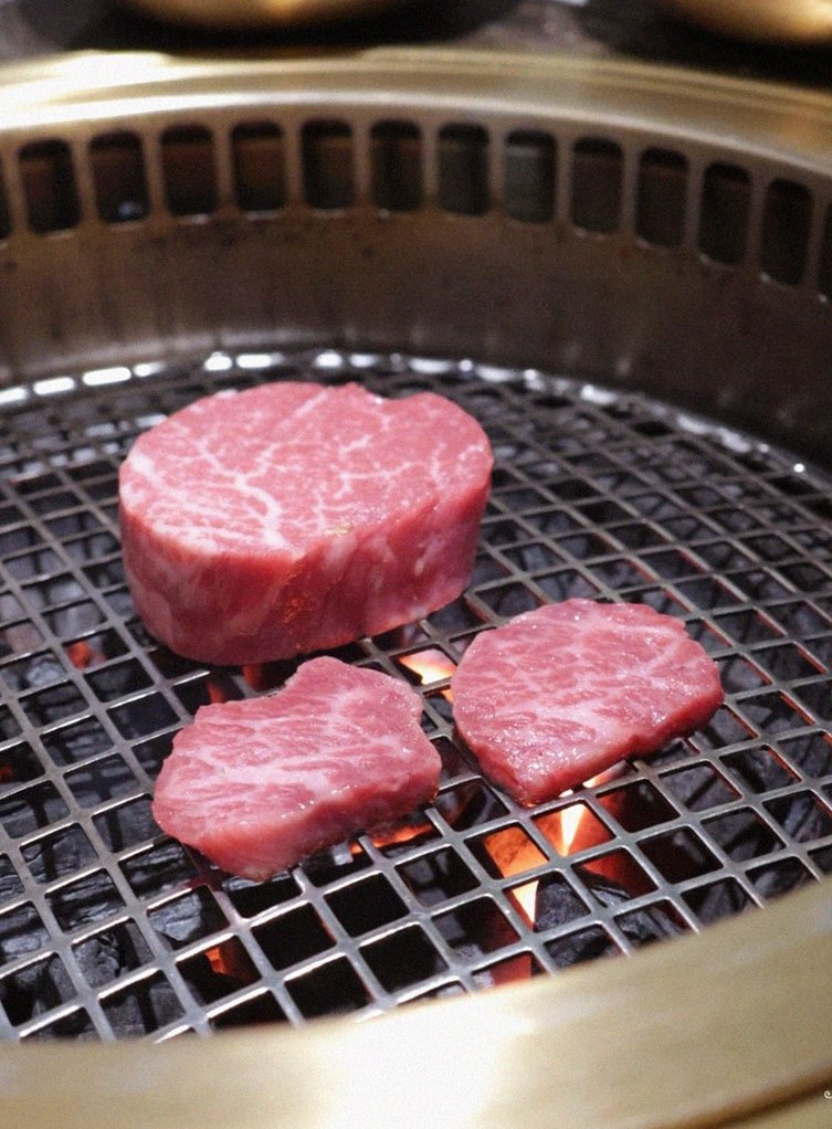 DAEBOJUNG City Hall · Hanwoo beef grilling over binchotan charcoal