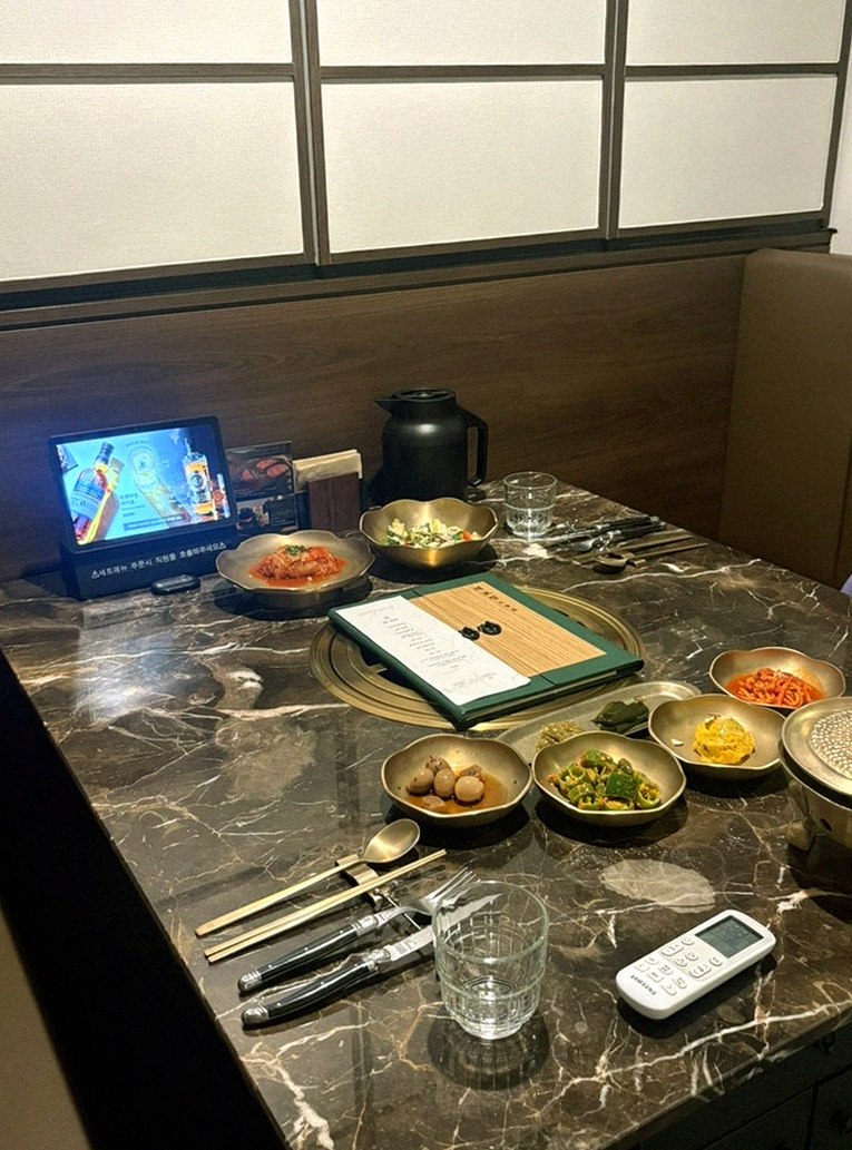 DAEBOJUNG Yeouido · the full Hanwoo omakase table