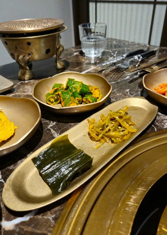 DAEBOJUNG Yeouido · assorted Korean side dishes (banchan)