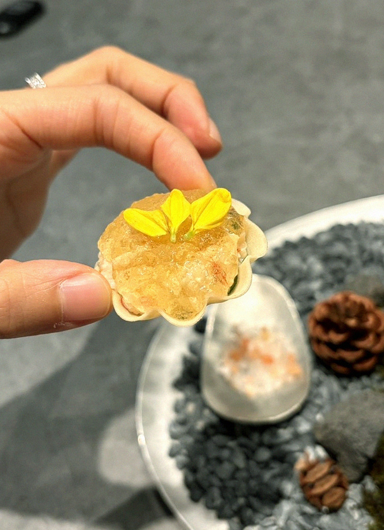 GOWOOGA Gangnam·Yeoksam · fresh Hanwoo beef tartare (yukhoe)