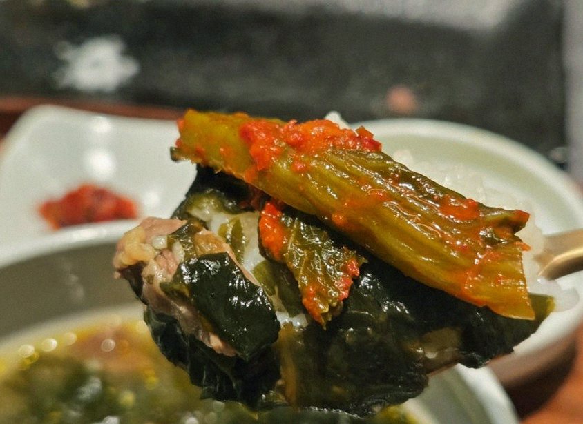 GOWOOGA Gangnam·Yeoksam · assorted Korean side dishes (banchan)