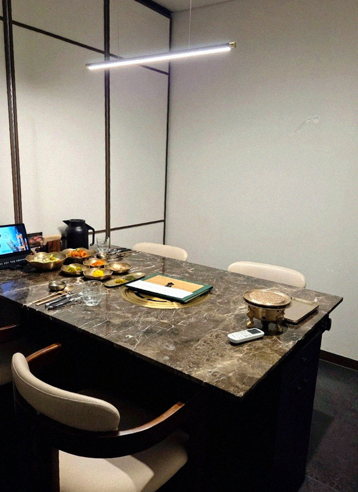 DAEBOJUNG City Hall · the full Hanwoo omakase table