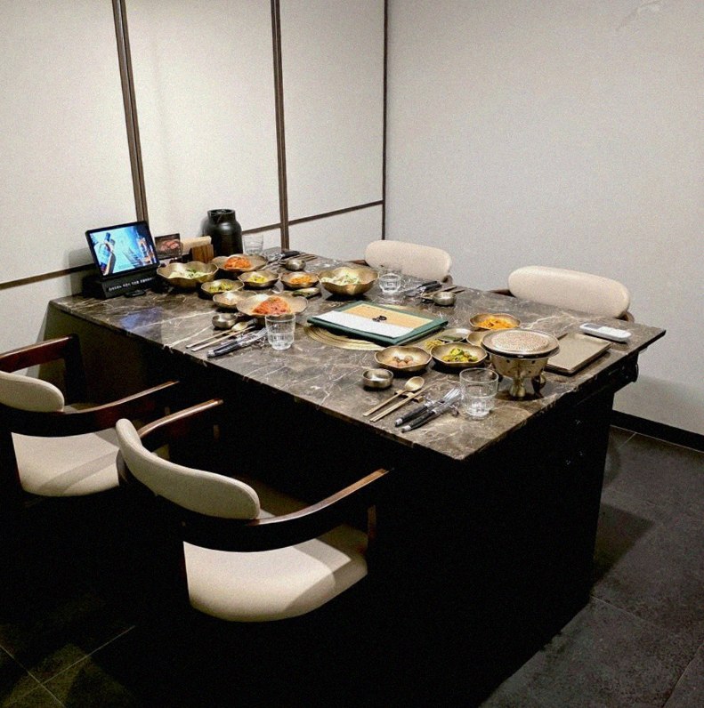 대보정 시청역점 · 광화문 파인다이닝 · 한 상 가득 차려진 한우 오마카세 코스