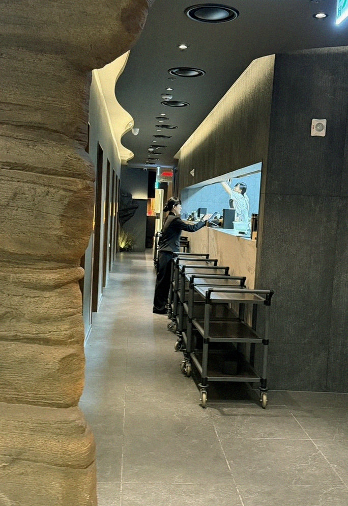 WOOHANA Jonggak · a private dining room — every table is a private room