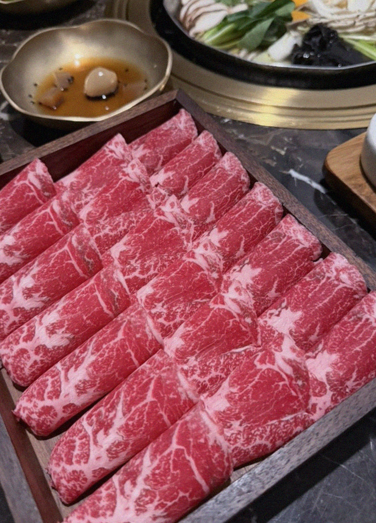 대보정 여의도점 · 서울 한우오마카세 · 마블링이 살아있는 프리미엄 한우 쇼잉